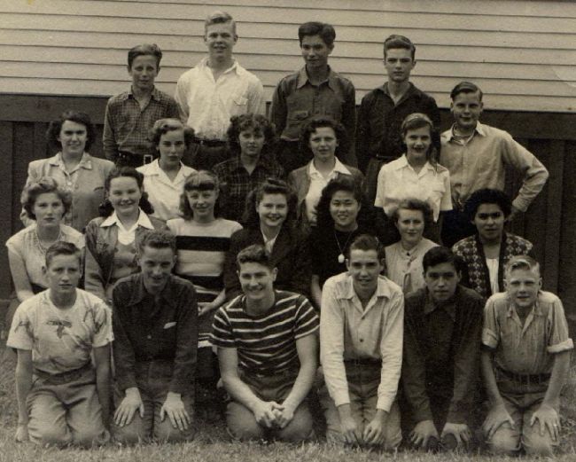 1947-class-at-bralorne-school-annex