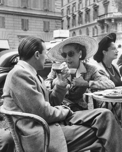 austrian-cafe-scene-1940